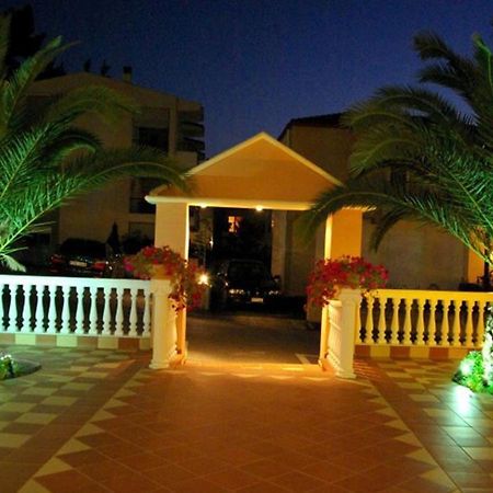 Calypso Hotel Сивири Екстериор снимка