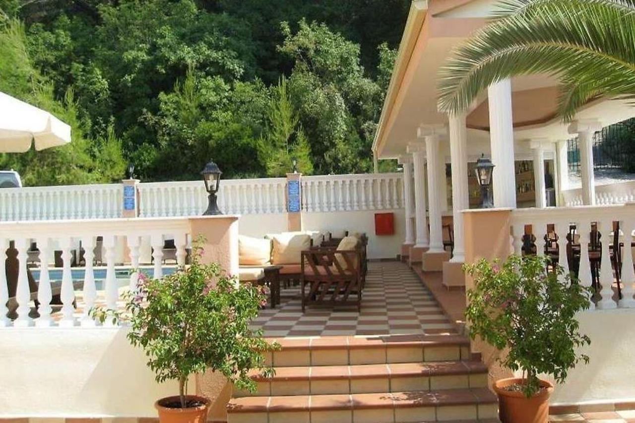 Calypso Hotel Сивири Екстериор снимка